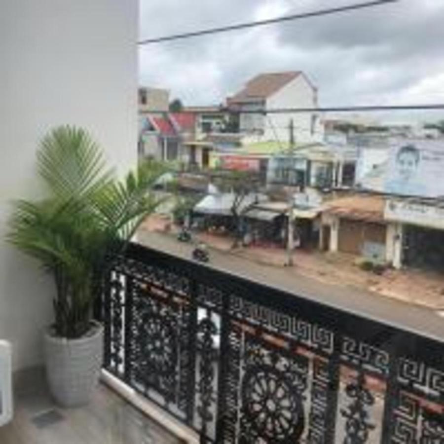 Kim Ngan Hotel Buôn Ma Thuột Esterno foto