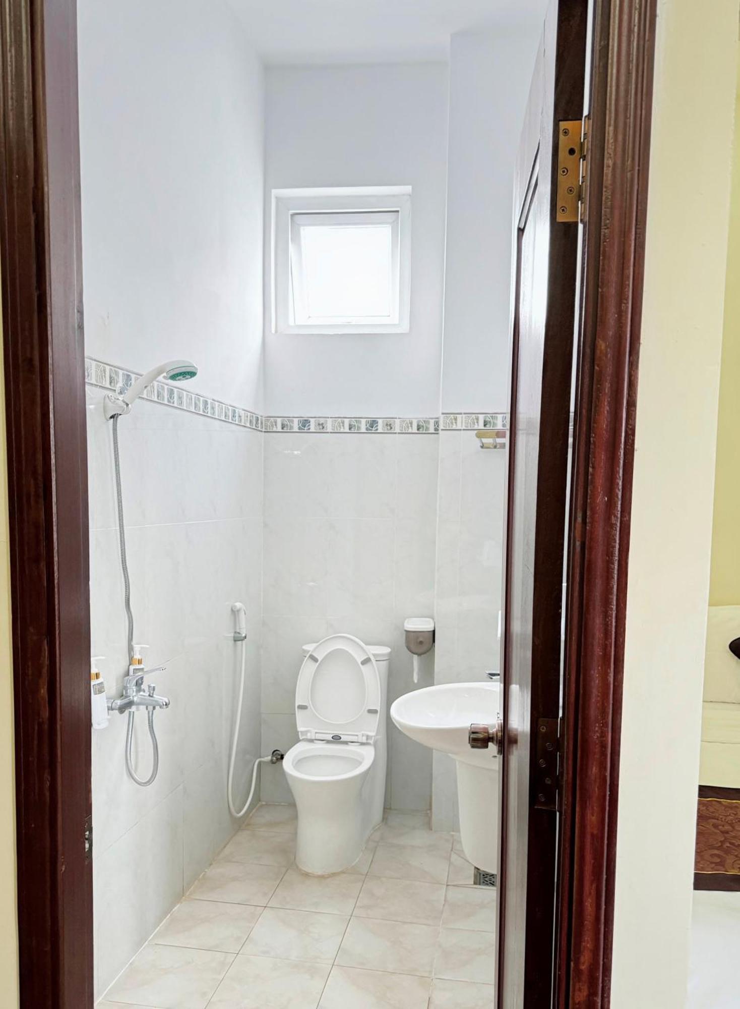 Kim Ngan Hotel Buôn Ma Thuột Esterno foto