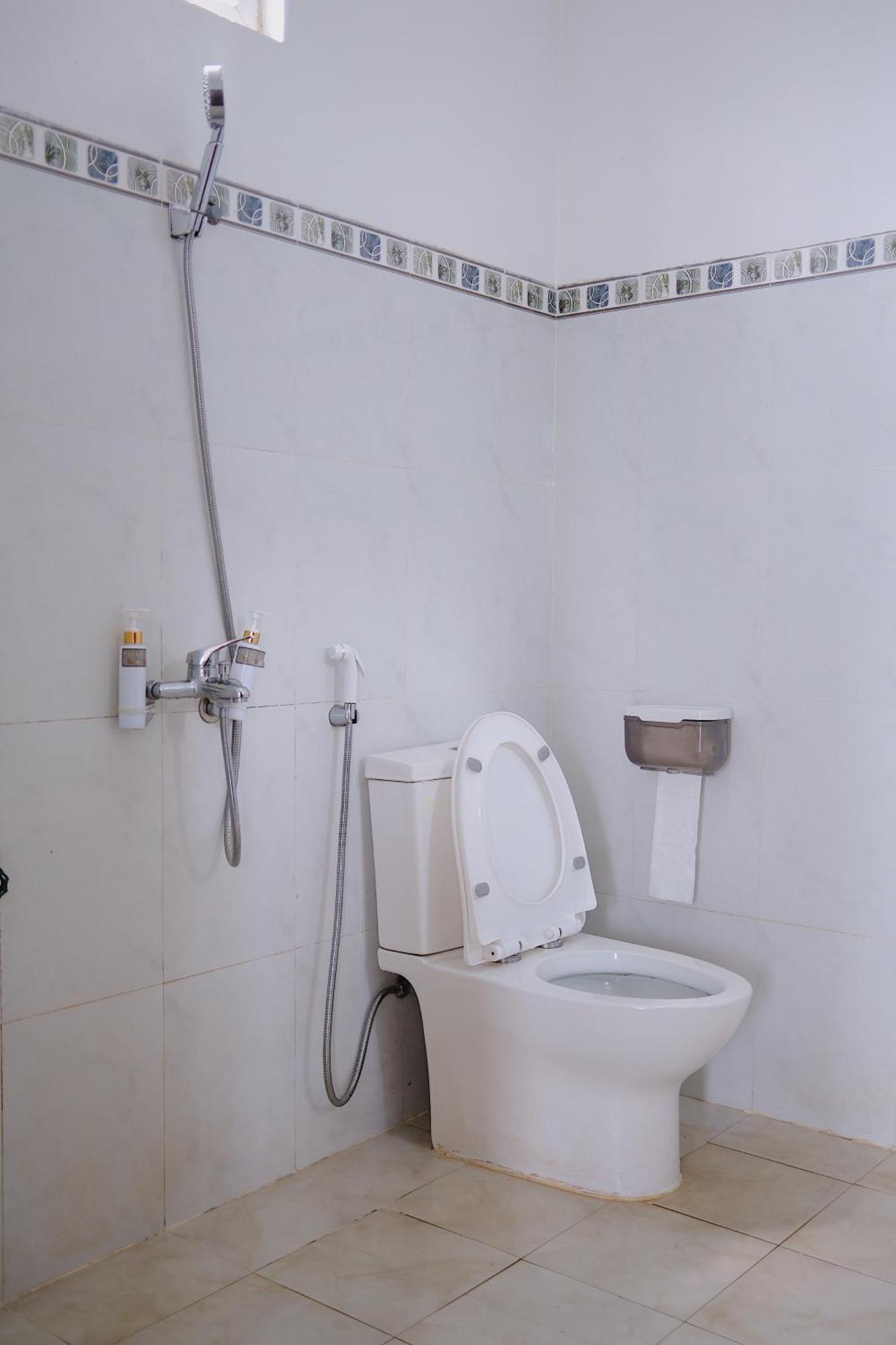 Kim Ngan Hotel Buôn Ma Thuột Esterno foto